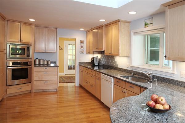 17 Baskin Road Lexington, MA 02421 - Photo 5 of 11
