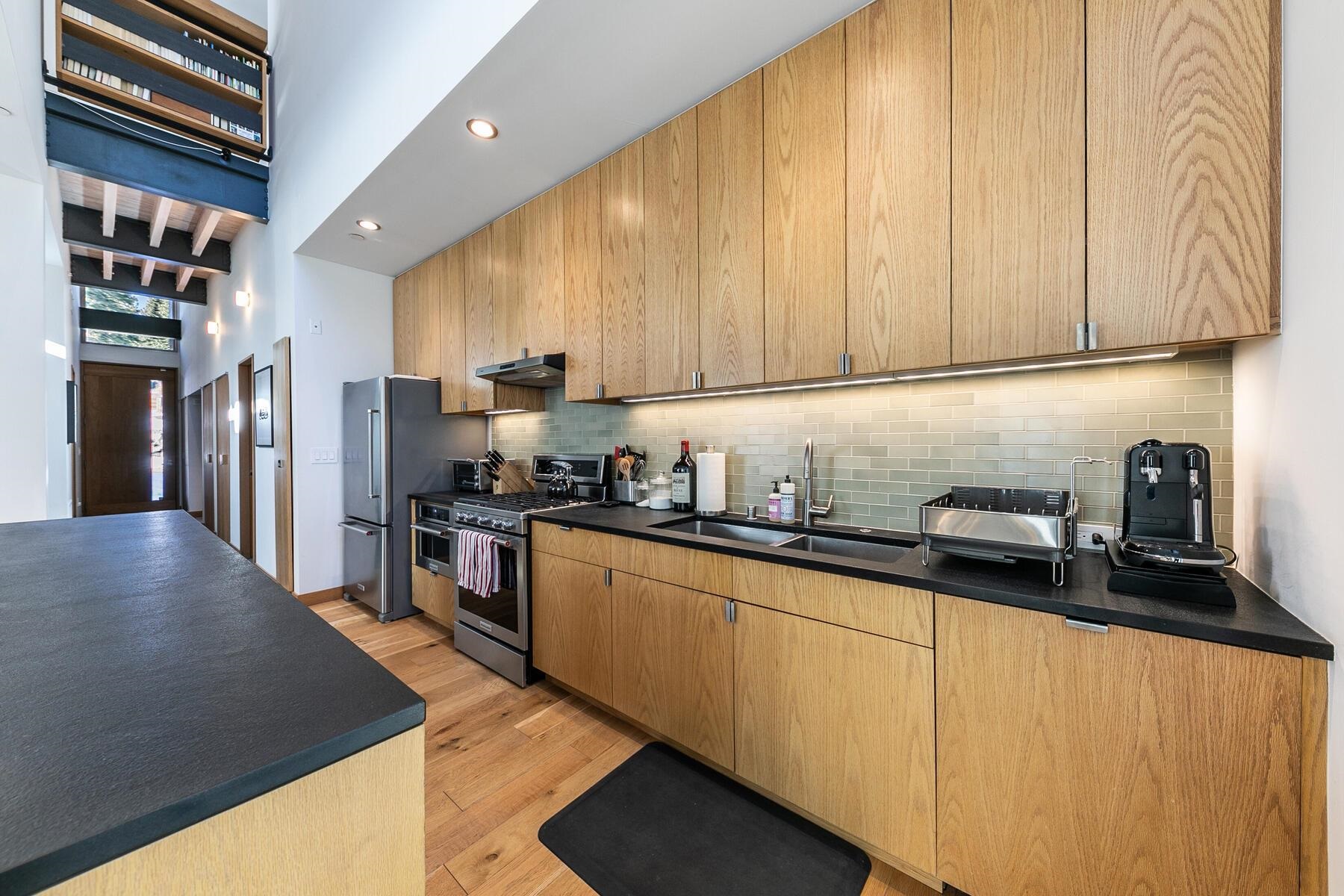 15024 Peak View Place, Unit 5 Truckee, CA 96161 - Photo 8 of 28