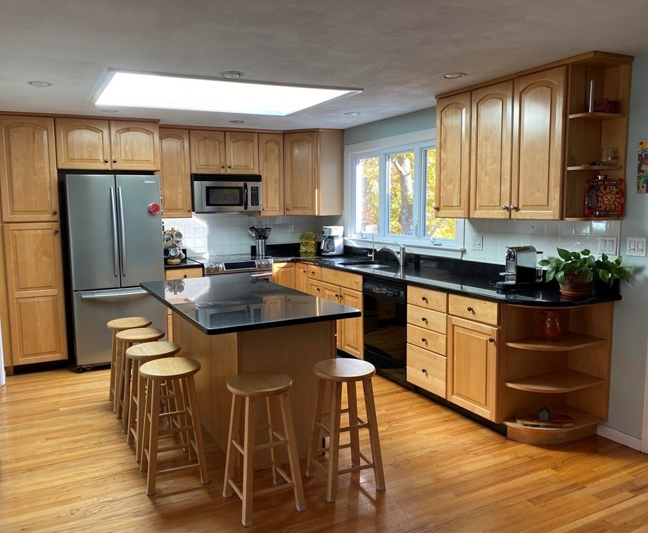 4 Hawk Road Woburn, MA 01801 - Photo 5 of 23 Gallery Image 5