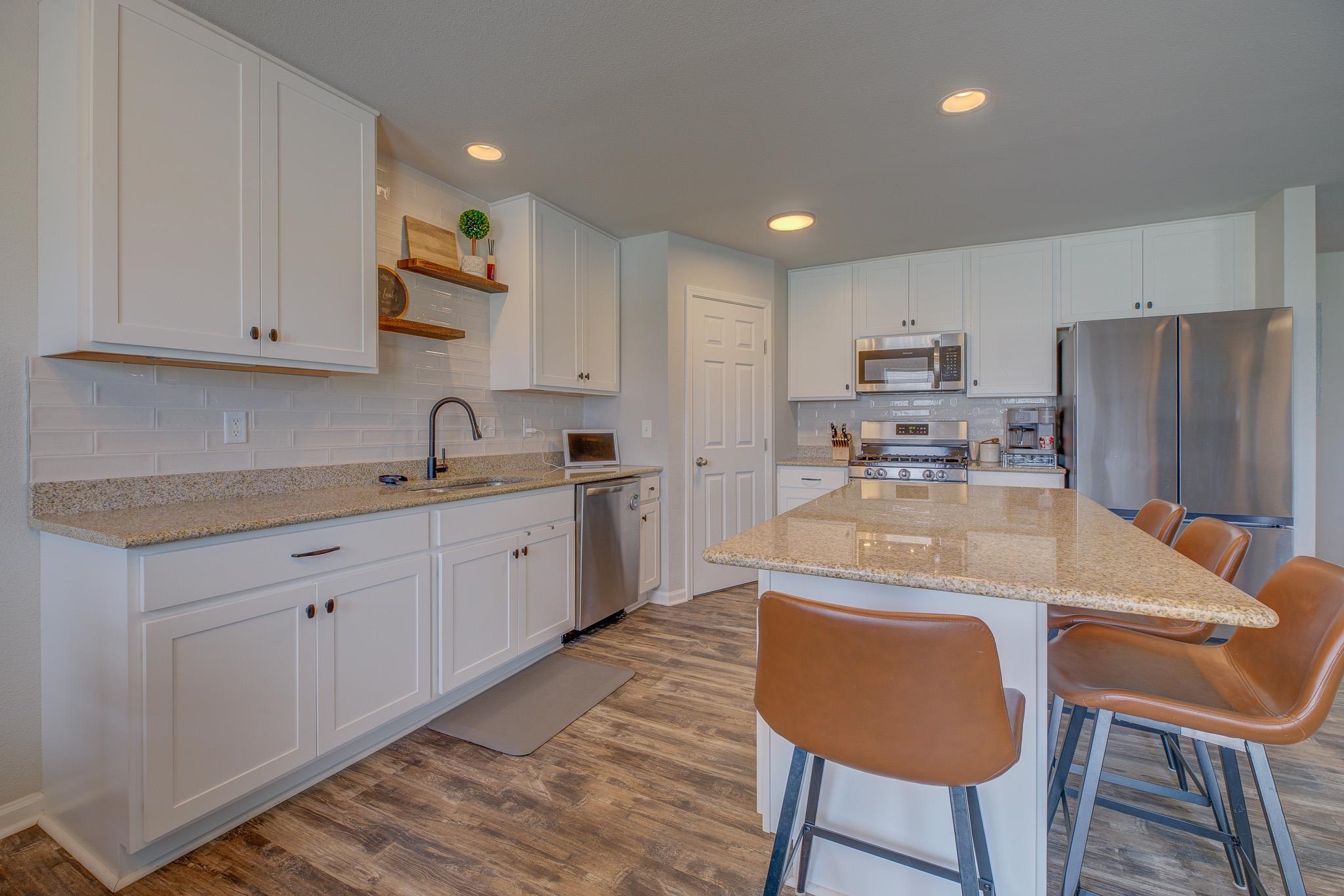 2215 Red Barn Lane Beloit, WI 53511 - Photo 7 of 31
