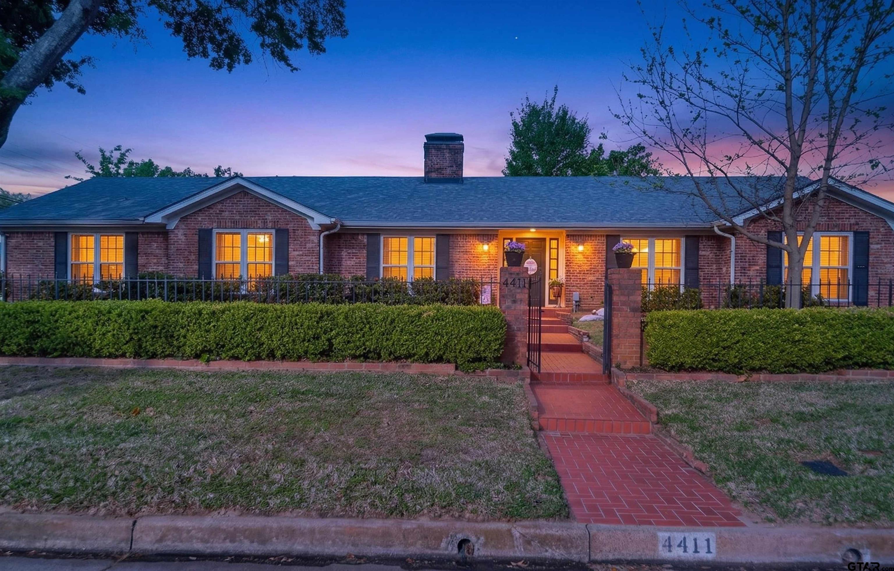 4411 Richmond Road Tyler, TX 75703 - Photo 3 of 31