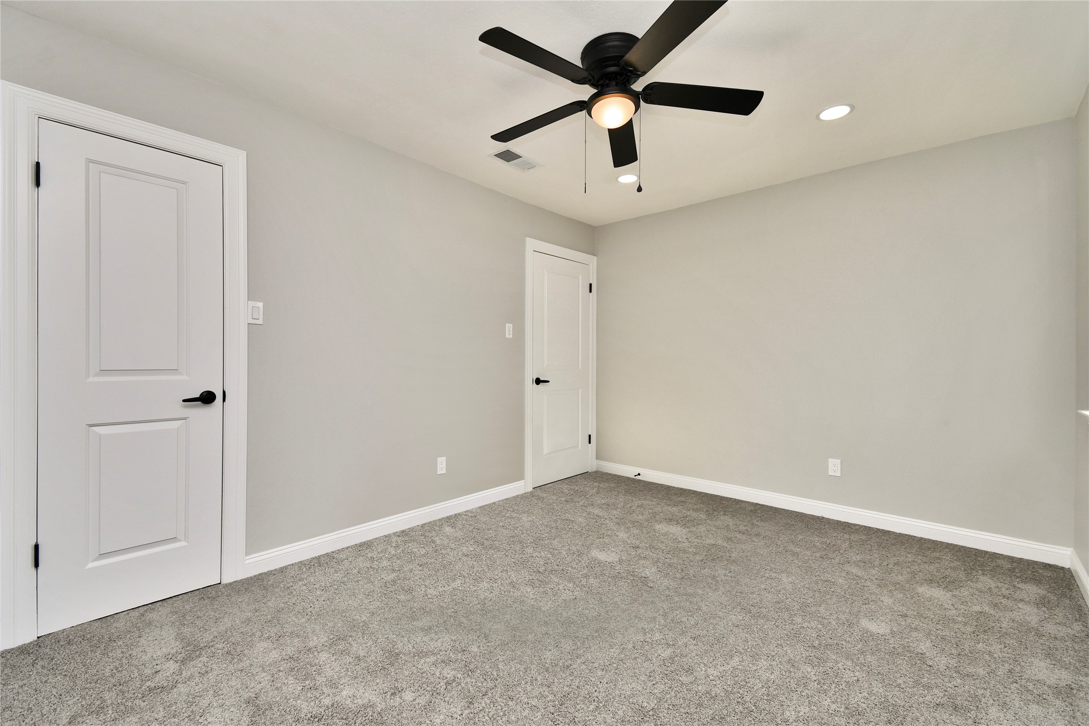 2035 Round Spring Drive Houston, TX 77339 - Photo 18 of 33 Bedroom 3