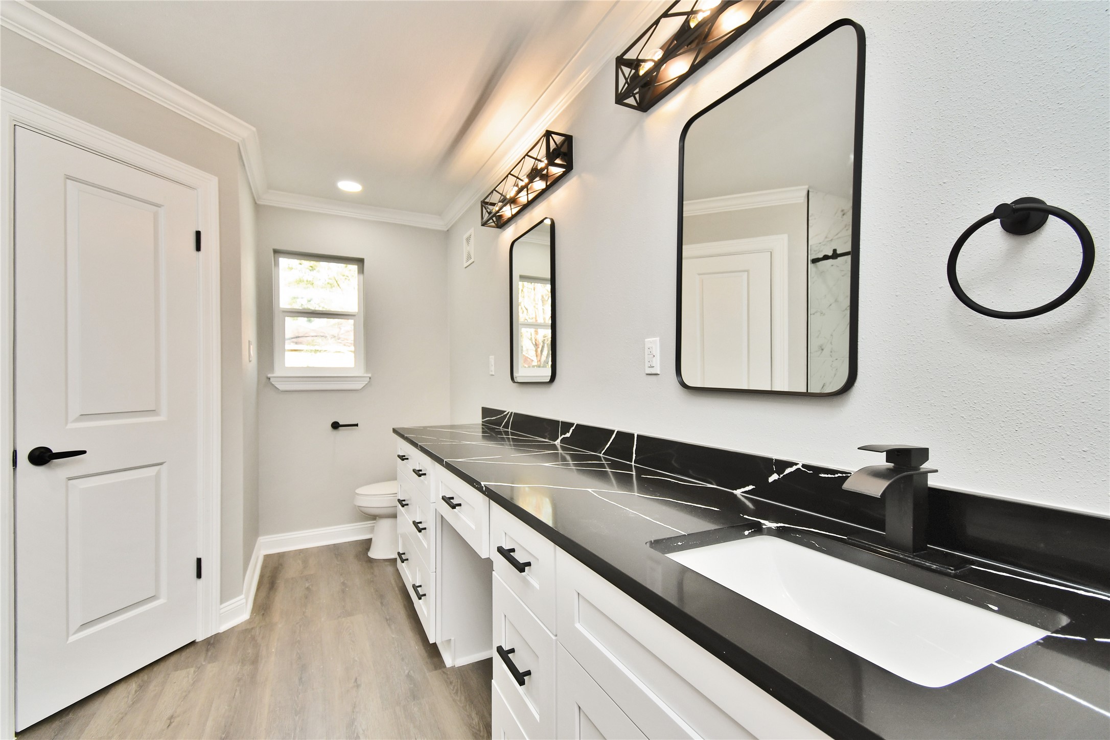 2035 Round Spring Drive Houston, TX 77339 - Photo 20 of 33 Primary Bathroom