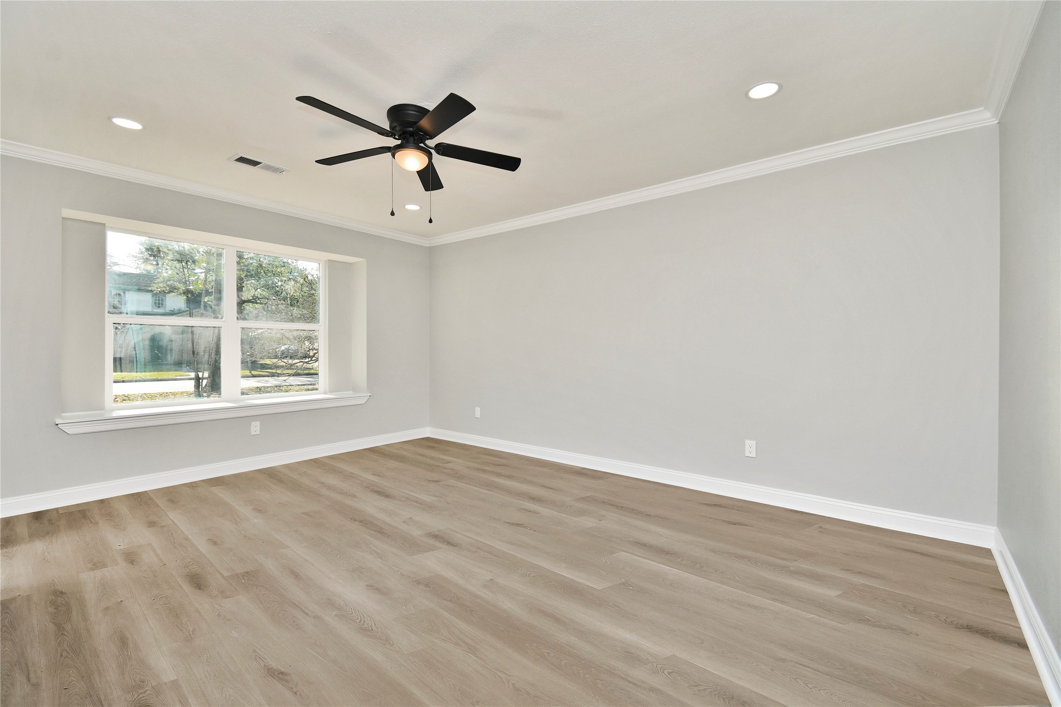 2035 Round Spring Drive Houston, TX 77339 - Photo 8 of 33 Primary Bedroom