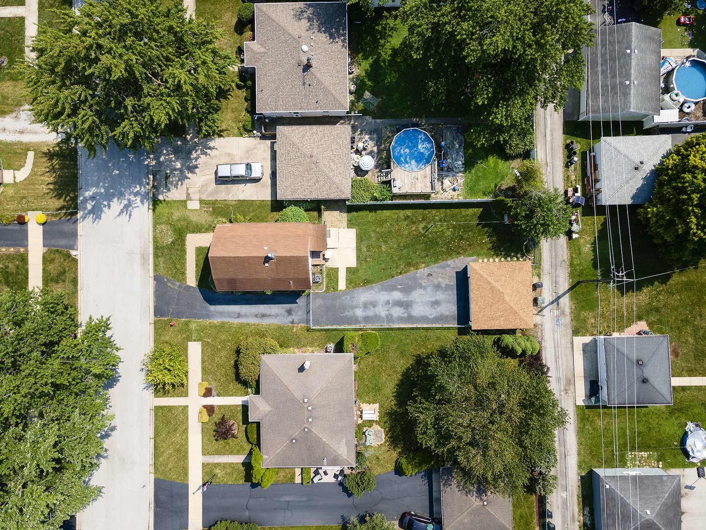 17836 Wildwood Avenue Lansing, IL 60438 - Photo 21 of 22 an aerial view of a house with a garden