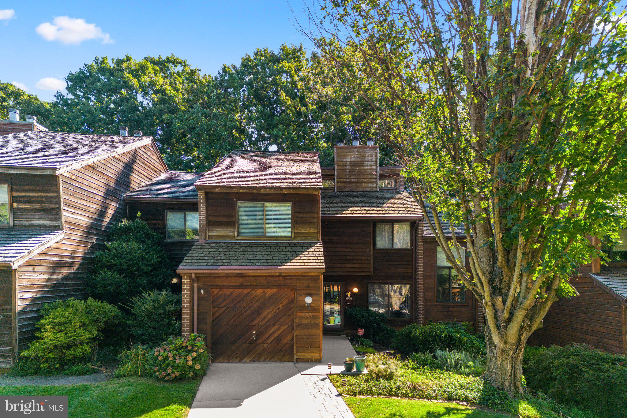 2227 Cedar Cove Court Reston, VA 20191 - Photo 4 of 42