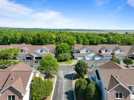$329,900 | 370 East Veterans Way, Unit 5, Mukwonago, WI 53149