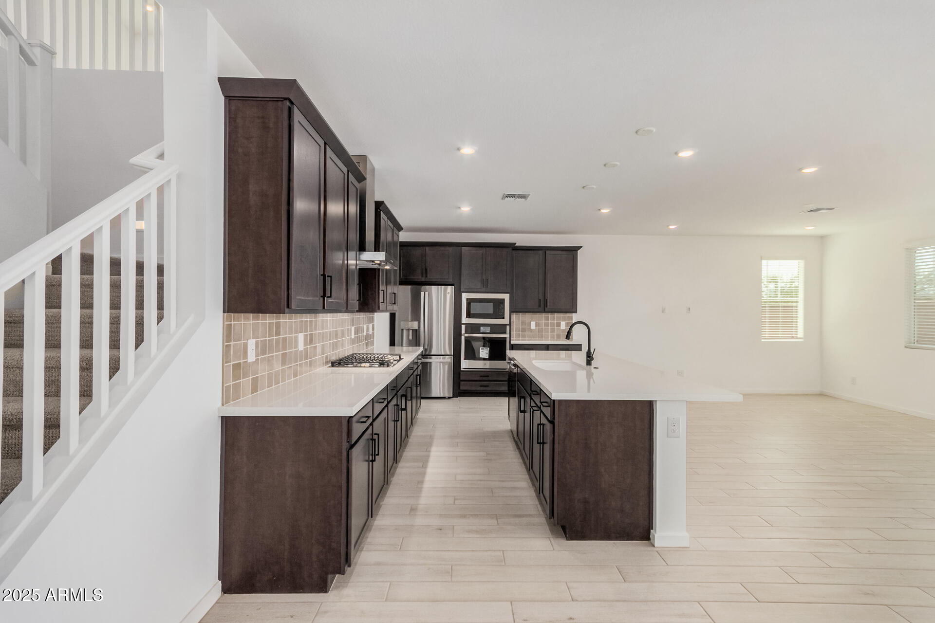 2482 West Rowel Road Phoenix, AZ 85085 - Photo 4 of 35 08 Rowel