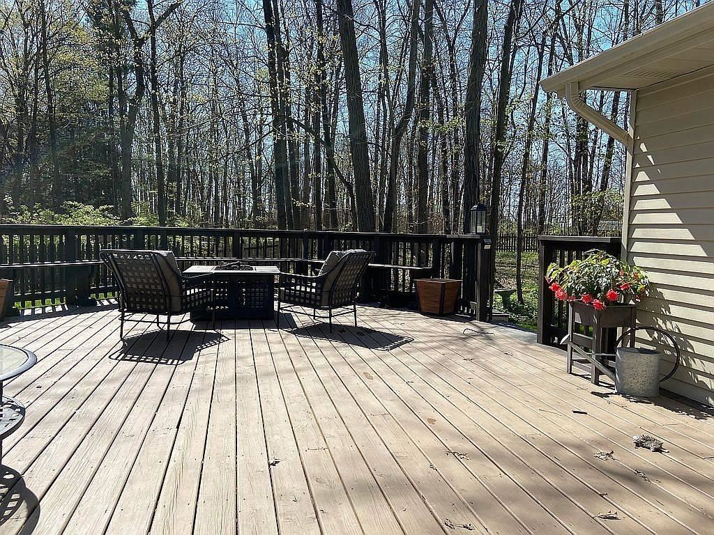 10514 Oaktree Road Fort Wayne, IN 46845 - Photo 2 of 6