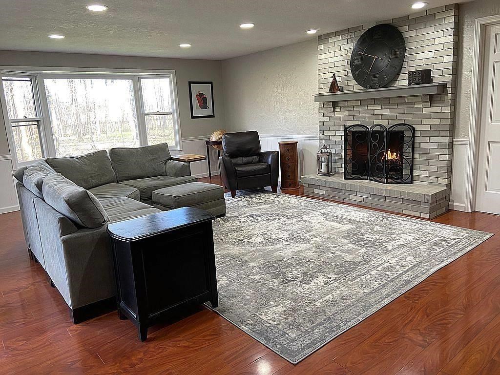 10514 Oaktree Road Fort Wayne, IN 46845 - Photo 3 of 6