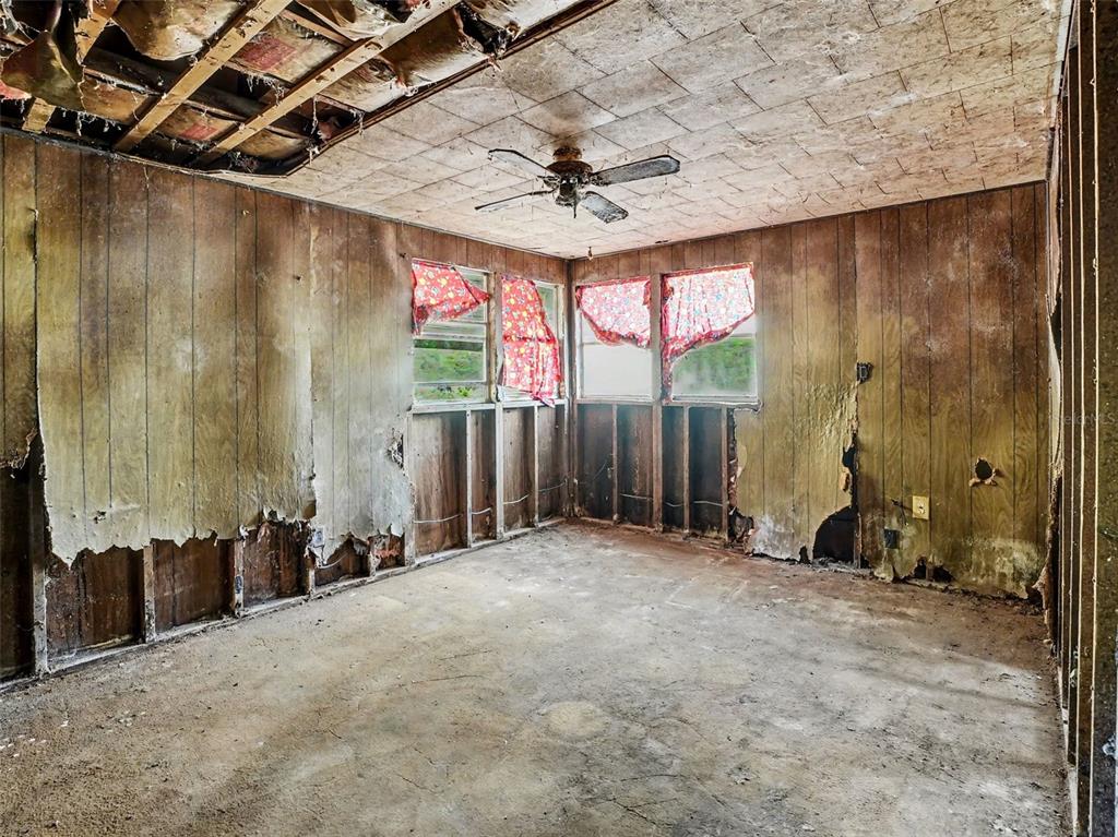 25628 Fishermans Road Paisley, FL 32767 - Photo 10 of 18