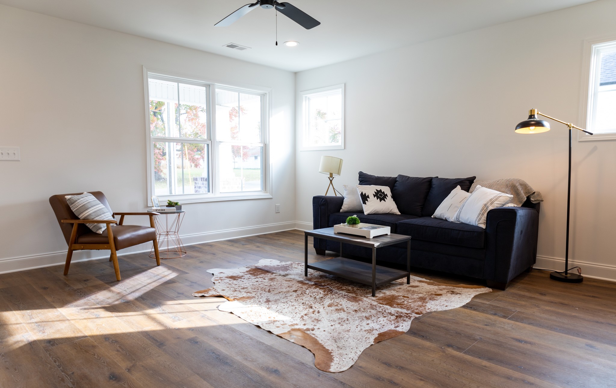 362 Baldwin Lane Springfield, TN 37172 - Photo 3 of 15 a living room with furniture and a window