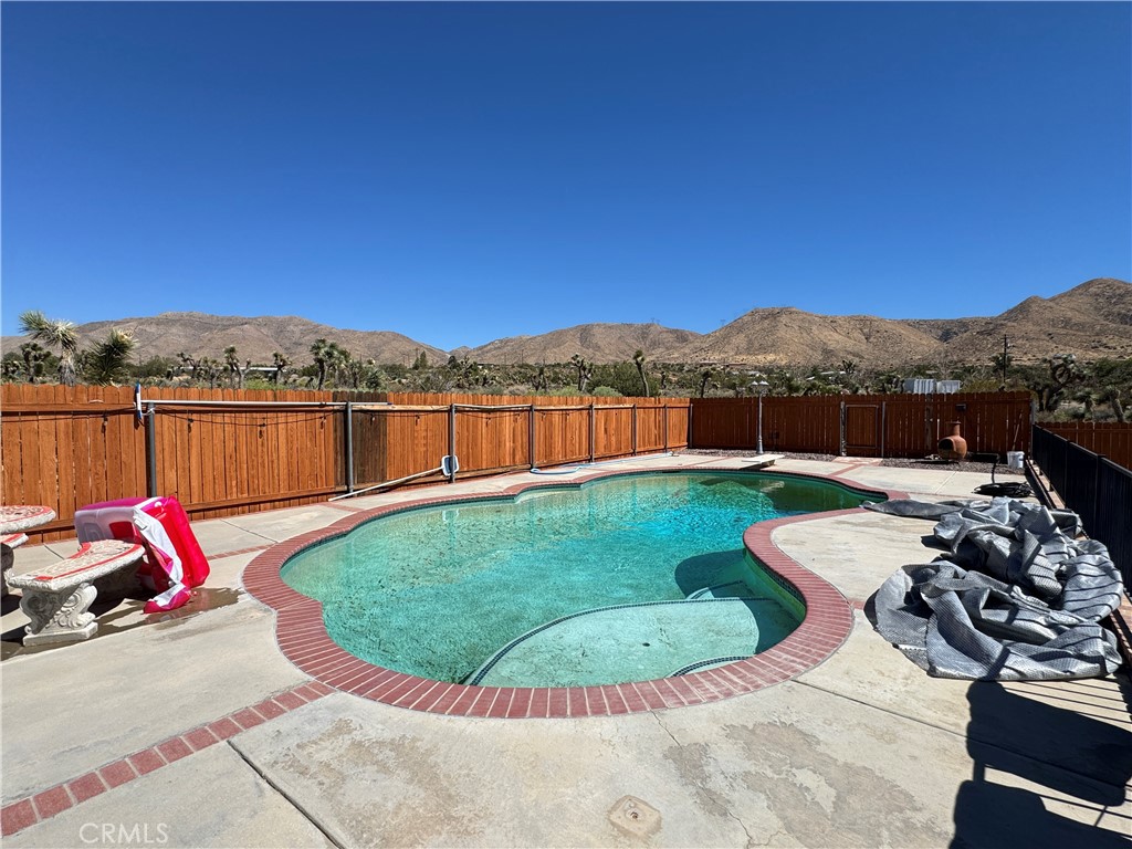 19755 Ryland Road Apple Valley, CA 92308 - Photo 7 of 14 Gallery Image 7