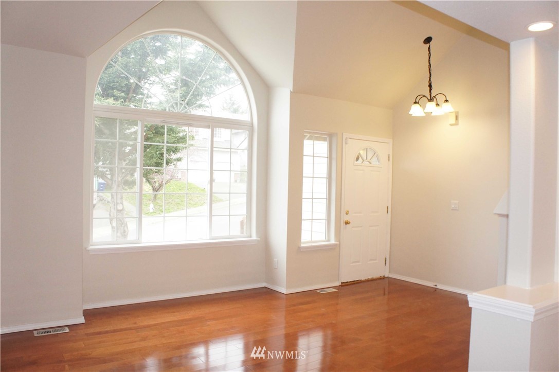 1209 South 35th Street Renton, WA 98055 - Photo 2 of 25