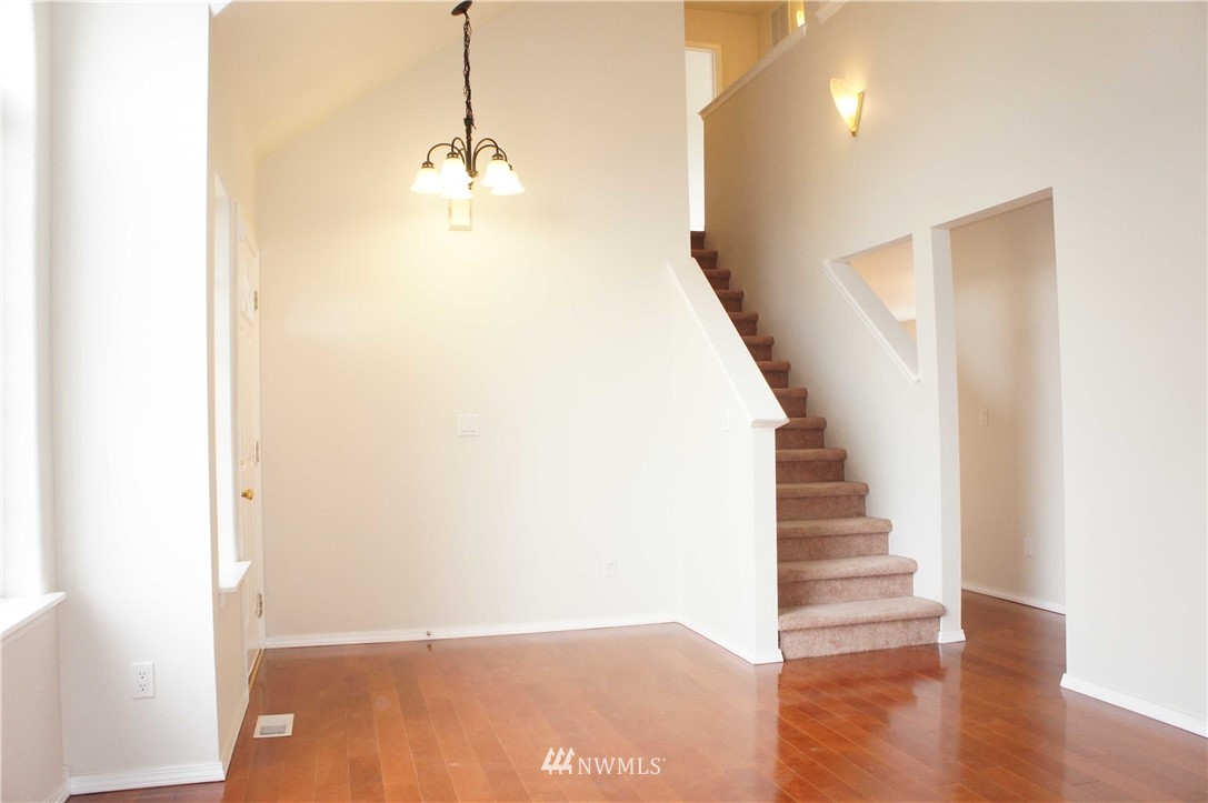 1209 South 35th Street Renton, WA 98055 - Photo 3 of 25