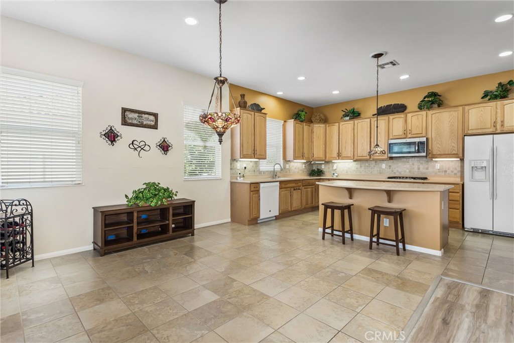 1709 Reyes Lane Beaumont, CA 92223 - Photo 11 of 38