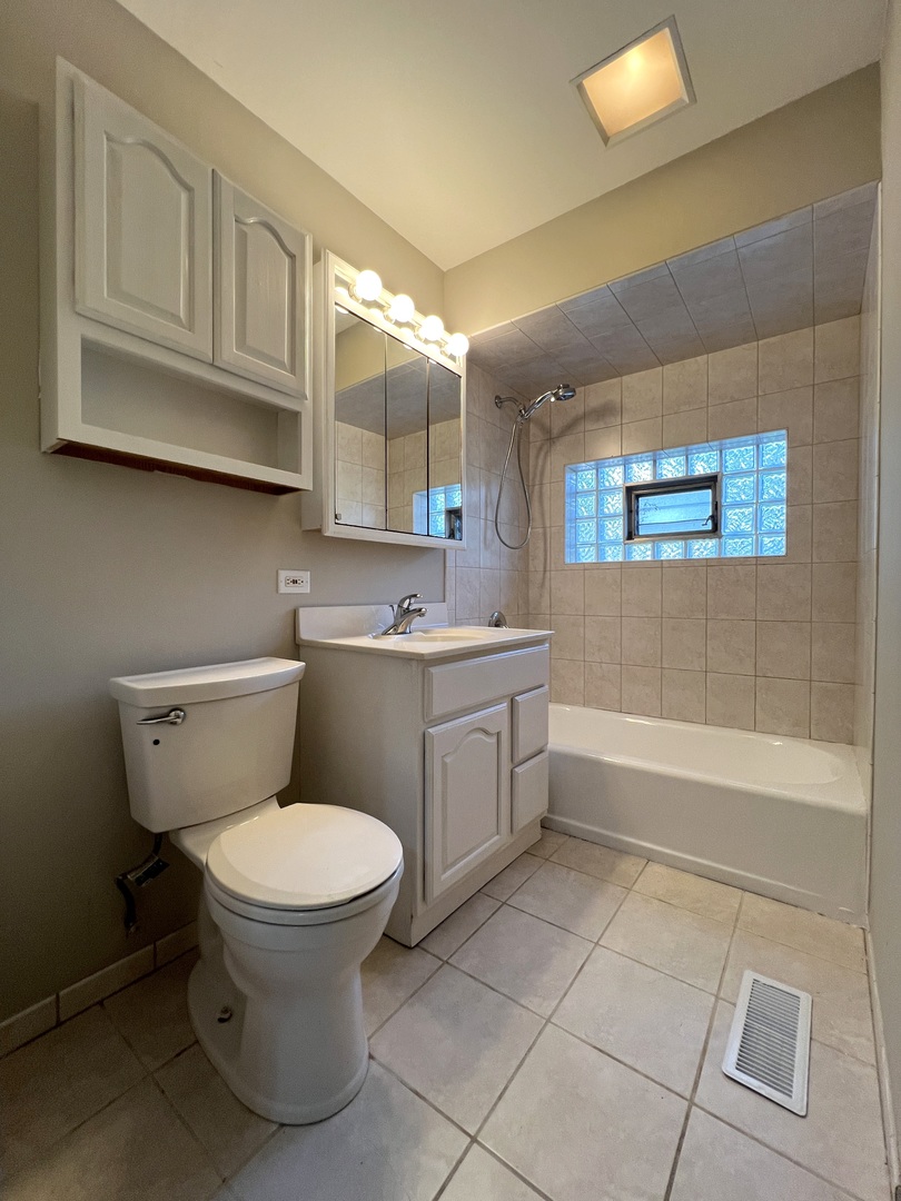 14444 Springfield Avenue Midlothian, IL 60445 - Photo 15 of 31 Gallery Image 15