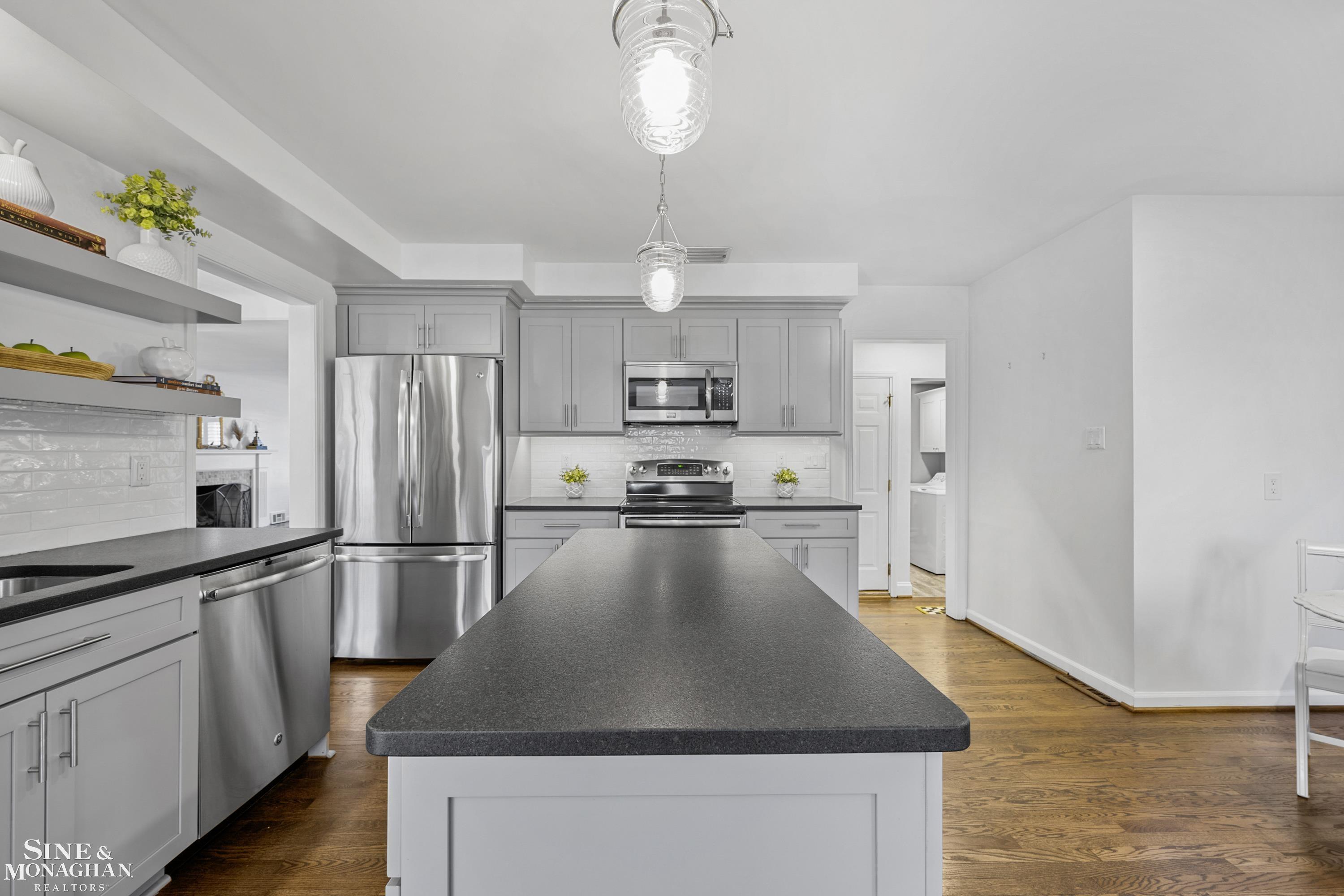 520 Roslyn Road Grosse Pointe Woods, MI 48236 - Photo 17 of 55
