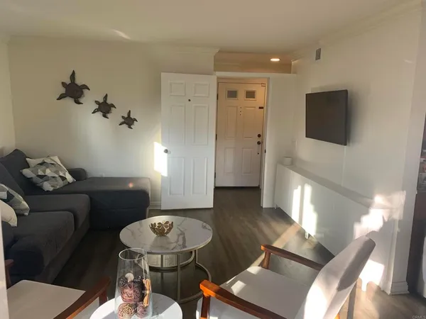 $3,100 | 201 Sea Cliff Way, Oceanside, CA 92056