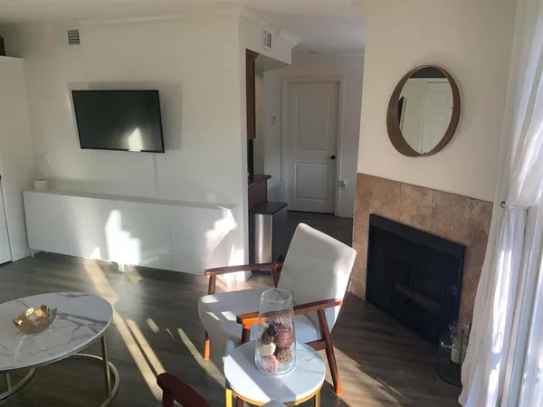 $3,100 | 201 Sea Cliff Way, Oceanside, CA 92056