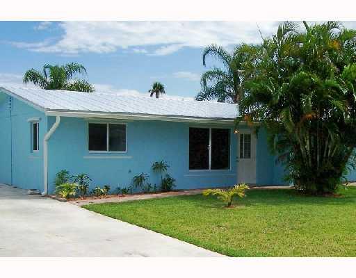 60 Southwest Hideaway Place Stuart, FL 34994 - Photo 2 of 7 Gallery Image 2