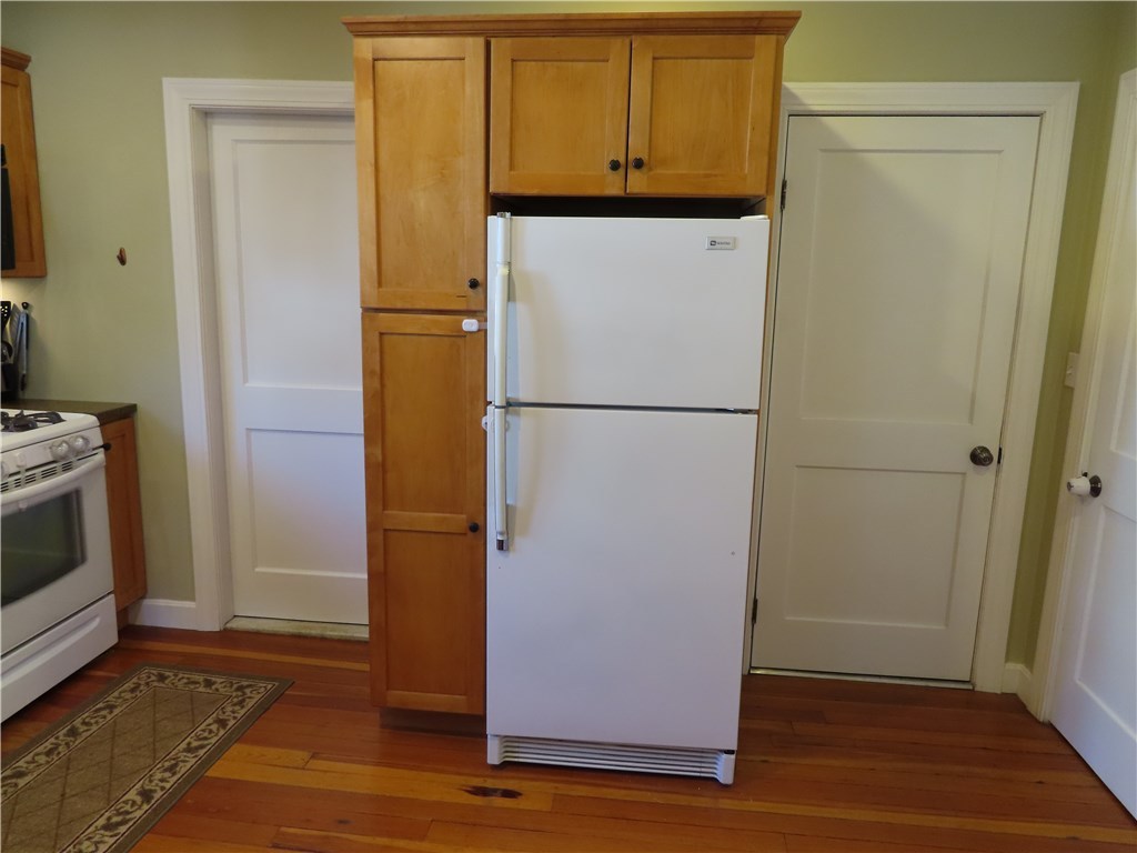 15 Crescent Road Pawtucket, RI 02861 - Photo 6 of 29