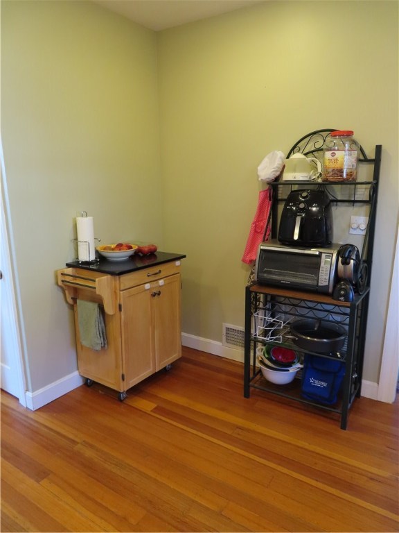 15 Crescent Road Pawtucket, RI 02861 - Photo 8 of 29