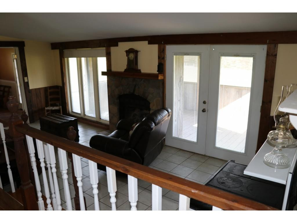 1290 V I Ranch Road Bristol, TN 37620 - Photo 4 of 19 Photo 4