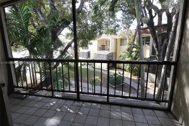 a view of a blue and white wall