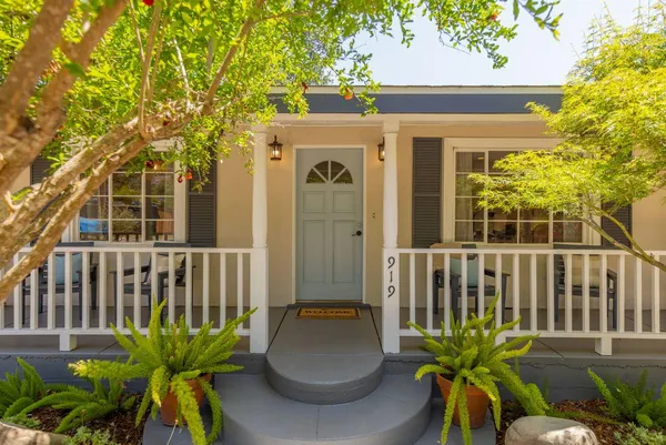 $1,195,000 | 919 East Matilija Street, Ojai, CA 93023