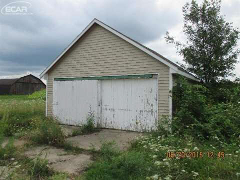 7753 South Reese Road Frankenmuth, MI 48734 - Photo 4 of 19 20450873-3.JPG
