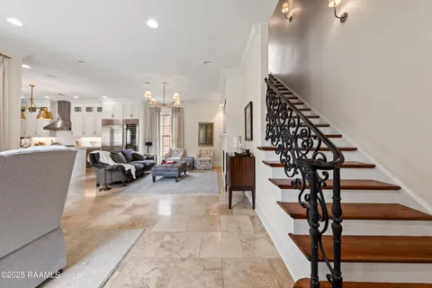 $975,000 | 100 Emily Circle, Lafayette, LA 70508