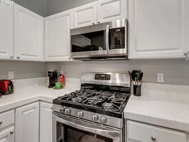 $370,000 | 6451 Southwest 208th Terrace, Beaverton, OR 97078