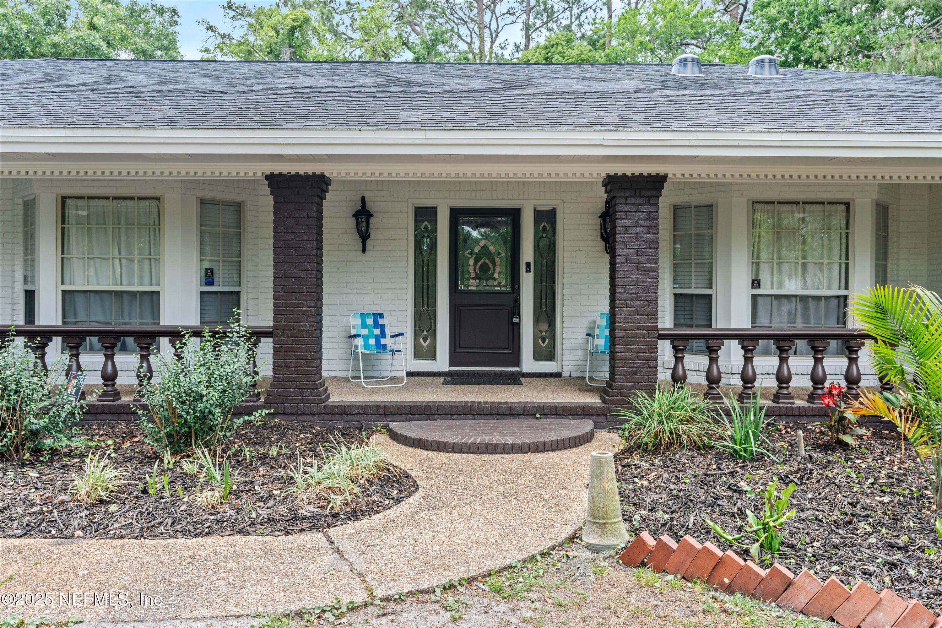 836 Mandalay Road Jacksonville, FL 32216 - Photo 2 of 41 04-Porch