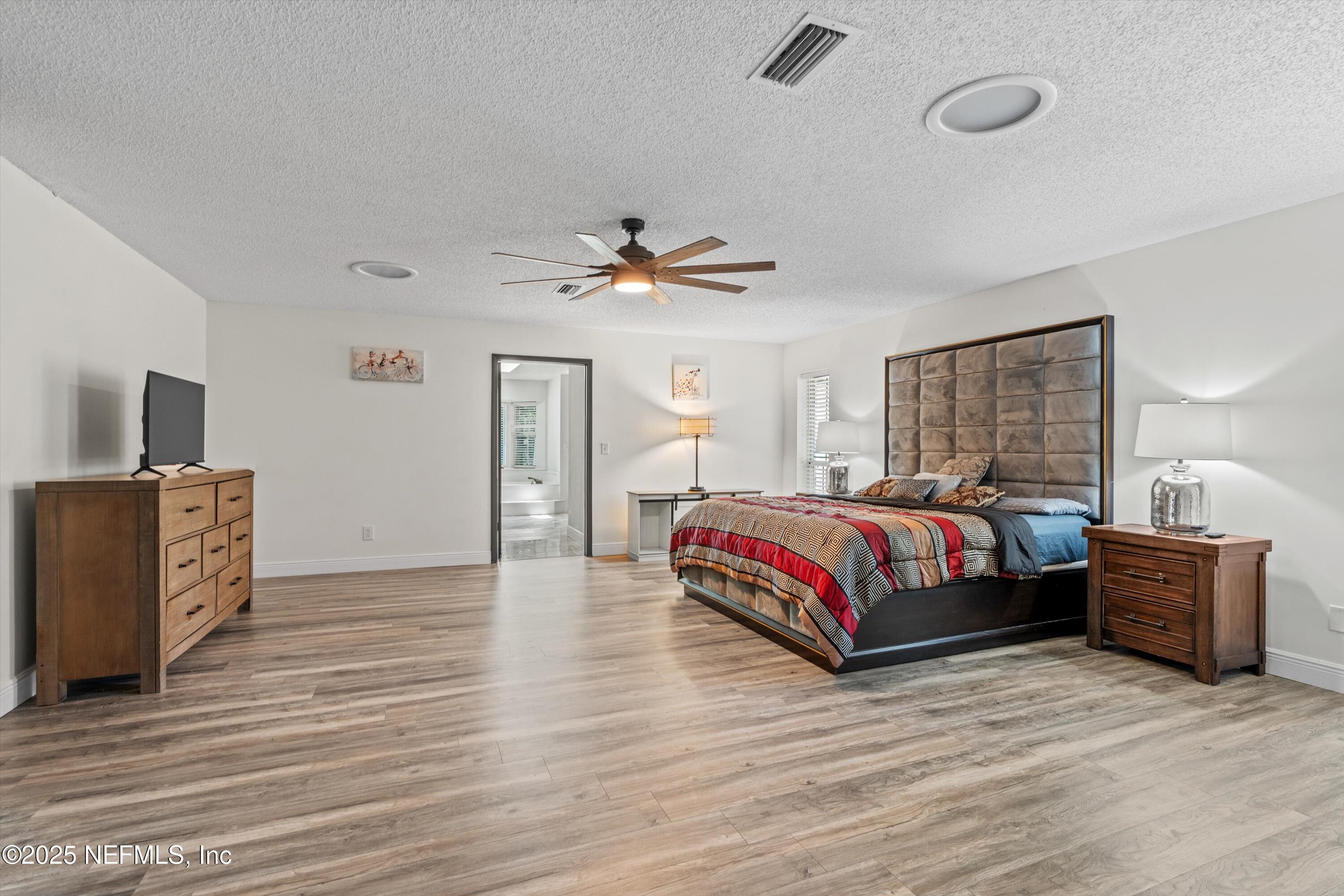 836 Mandalay Road Jacksonville, FL 32216 - Photo 21 of 41 26-Primary Bedroom