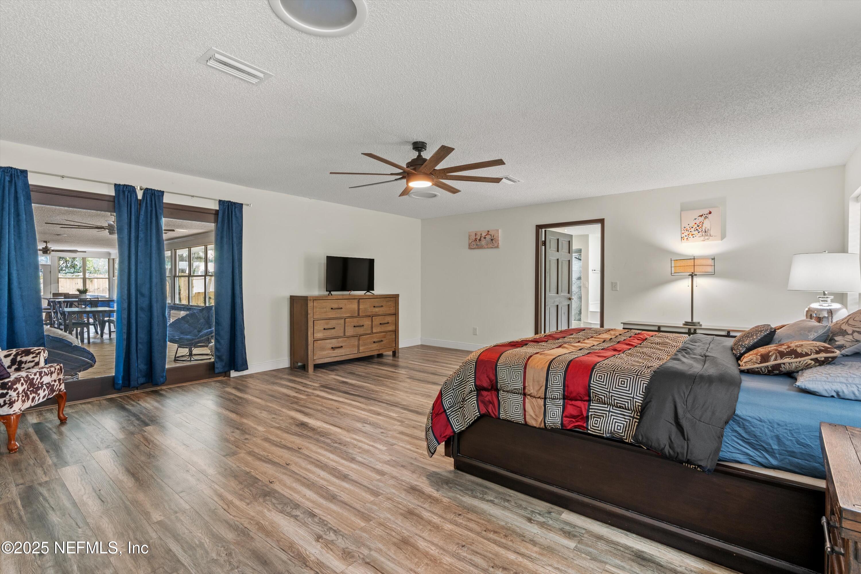 836 Mandalay Road Jacksonville, FL 32216 - Photo 22 of 41 27-Primary Bedroom