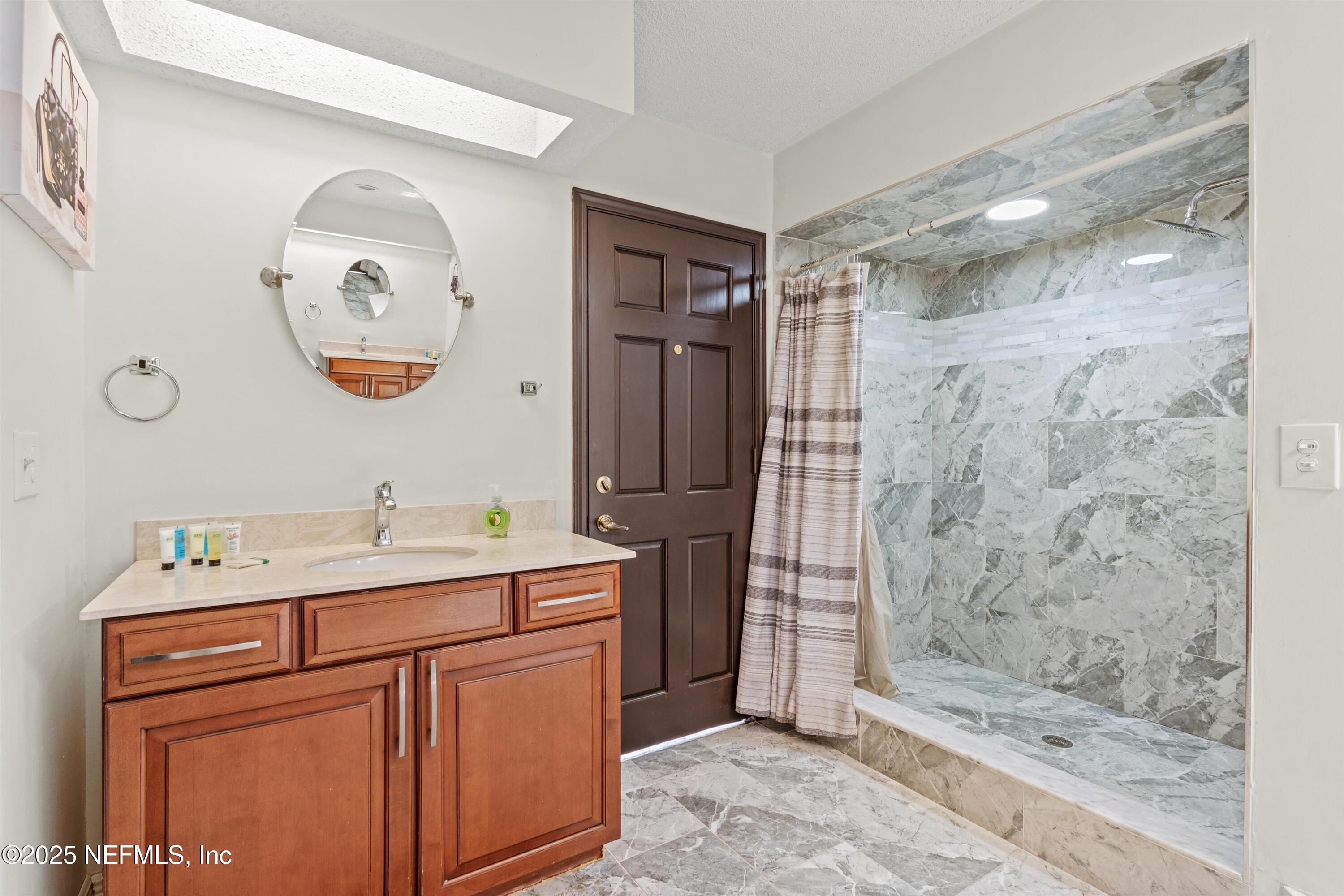 836 Mandalay Road Jacksonville, FL 32216 - Photo 25 of 41 30-Primary Bathroom