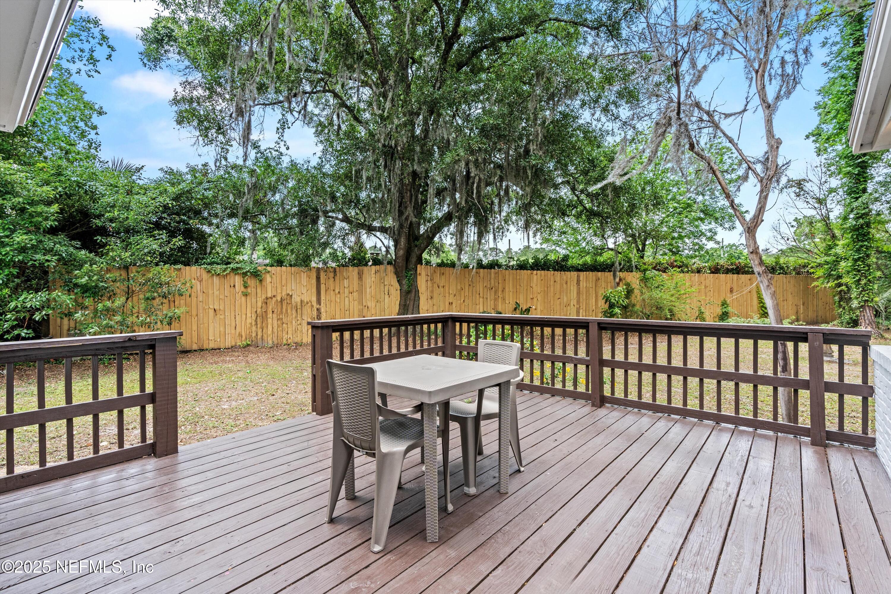 836 Mandalay Road Jacksonville, FL 32216 - Photo 27 of 41 33-Patio