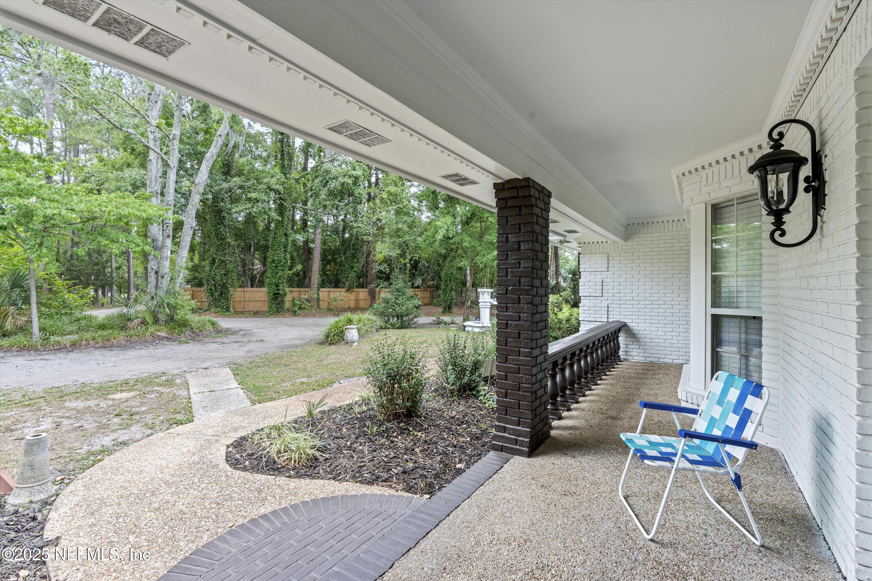 836 Mandalay Road Jacksonville, FL 32216 - Photo 3 of 41 05-Porch