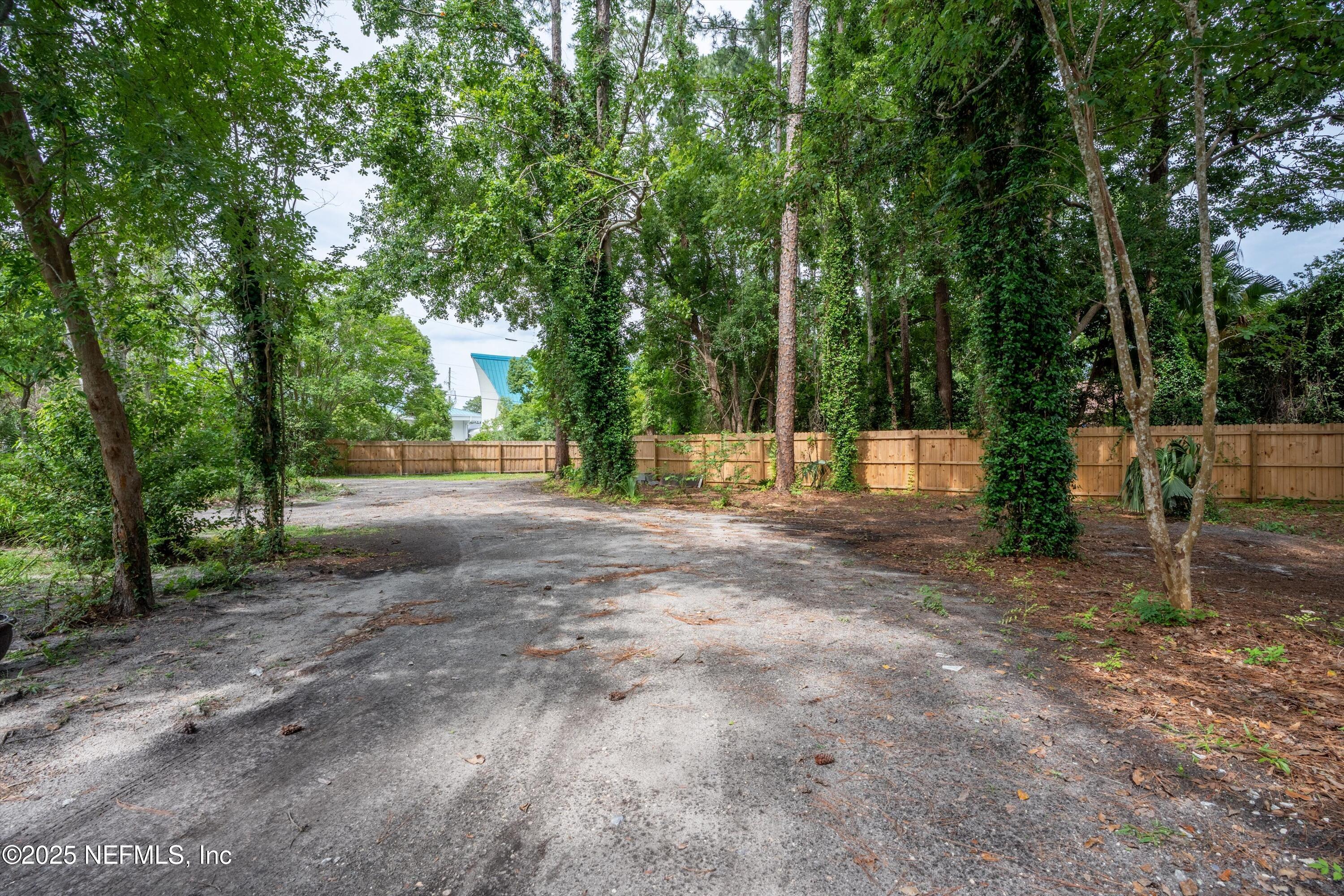 836 Mandalay Road Jacksonville, FL 32216 - Photo 35 of 41 44-Front Drive