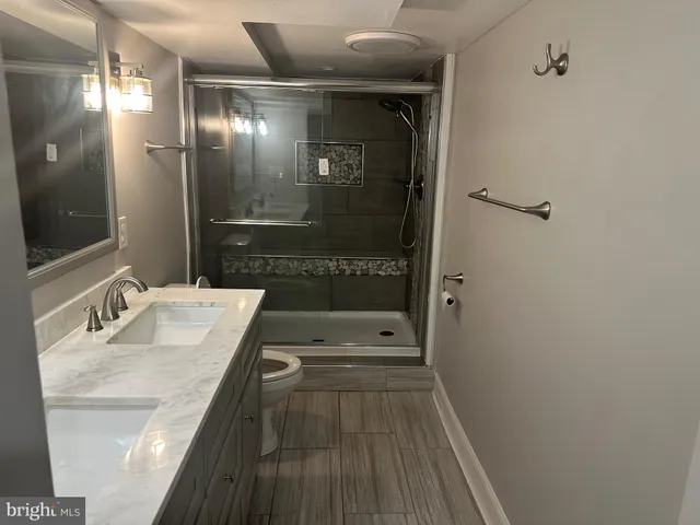 $2,500 | 405 W Circle, Bristol, PA 19007