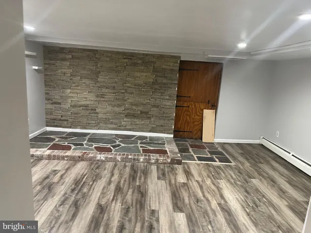 $2,500 | 405 W Circle, Bristol, PA 19007