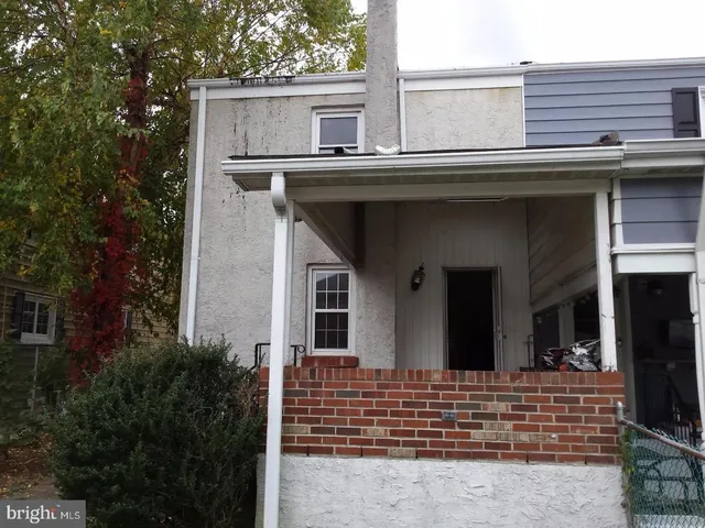 $2,500 | 405 W Circle, Bristol, PA 19007