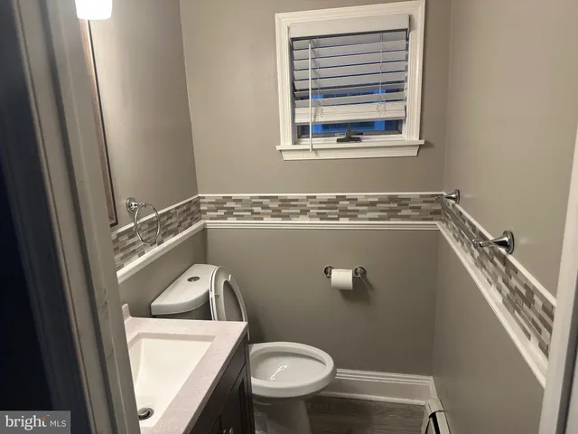 $2,500 | 405 W Circle, Bristol, PA 19007