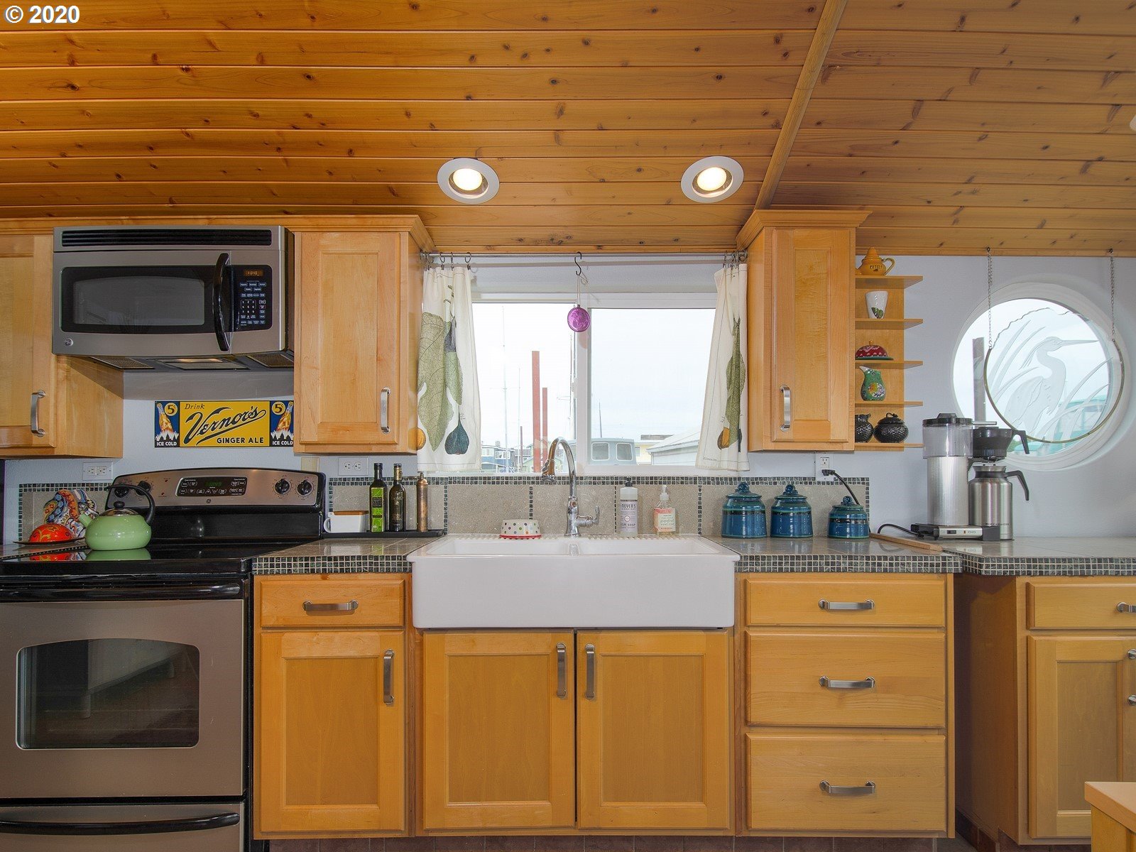 309 North Bridgeton Road, Unit A Portland, OR 97217 - Photo 8 of 25 Gallery Image 8