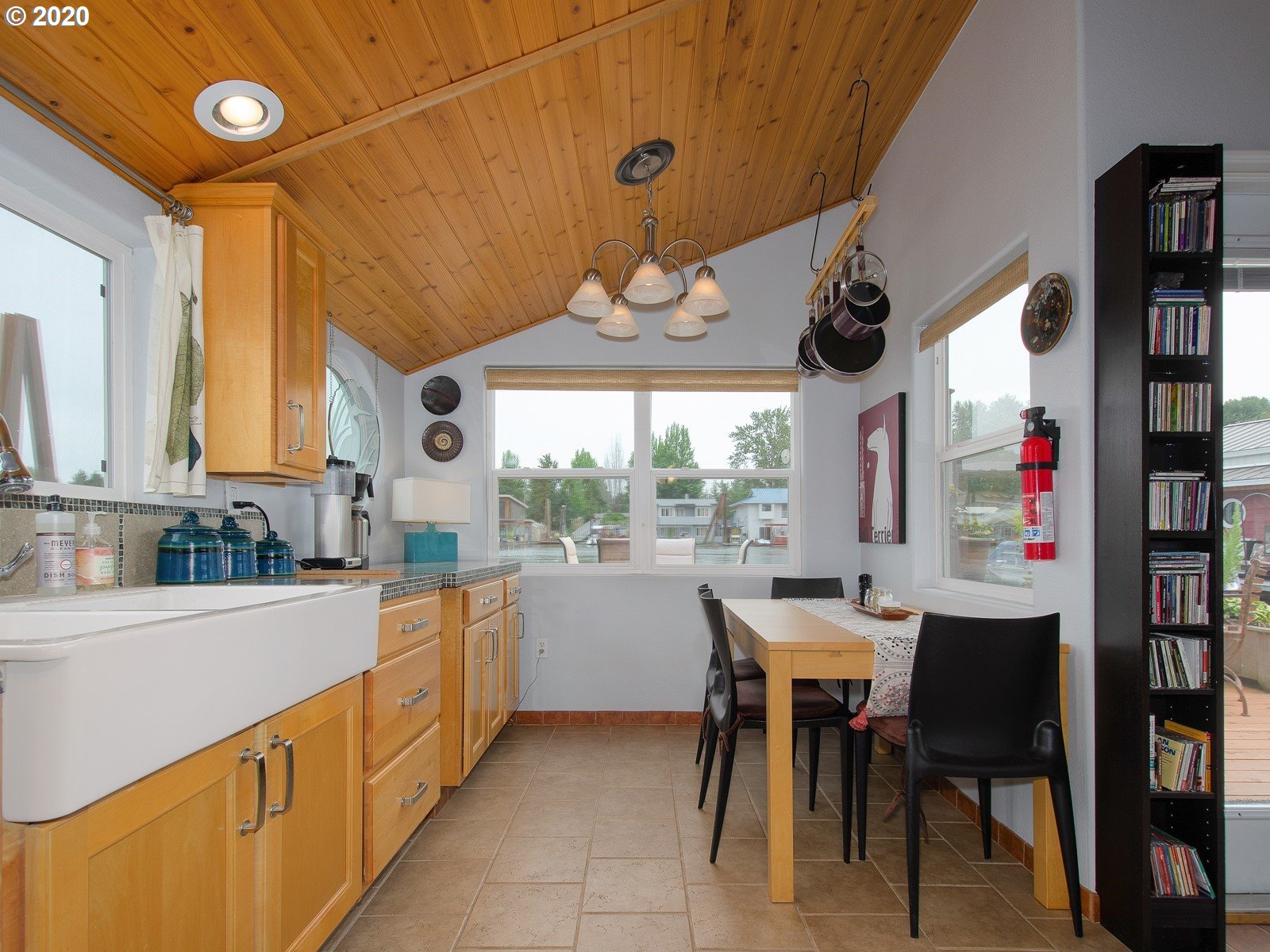 309 North Bridgeton Road, Unit A Portland, OR 97217 - Photo 9 of 25 Gallery Image 9