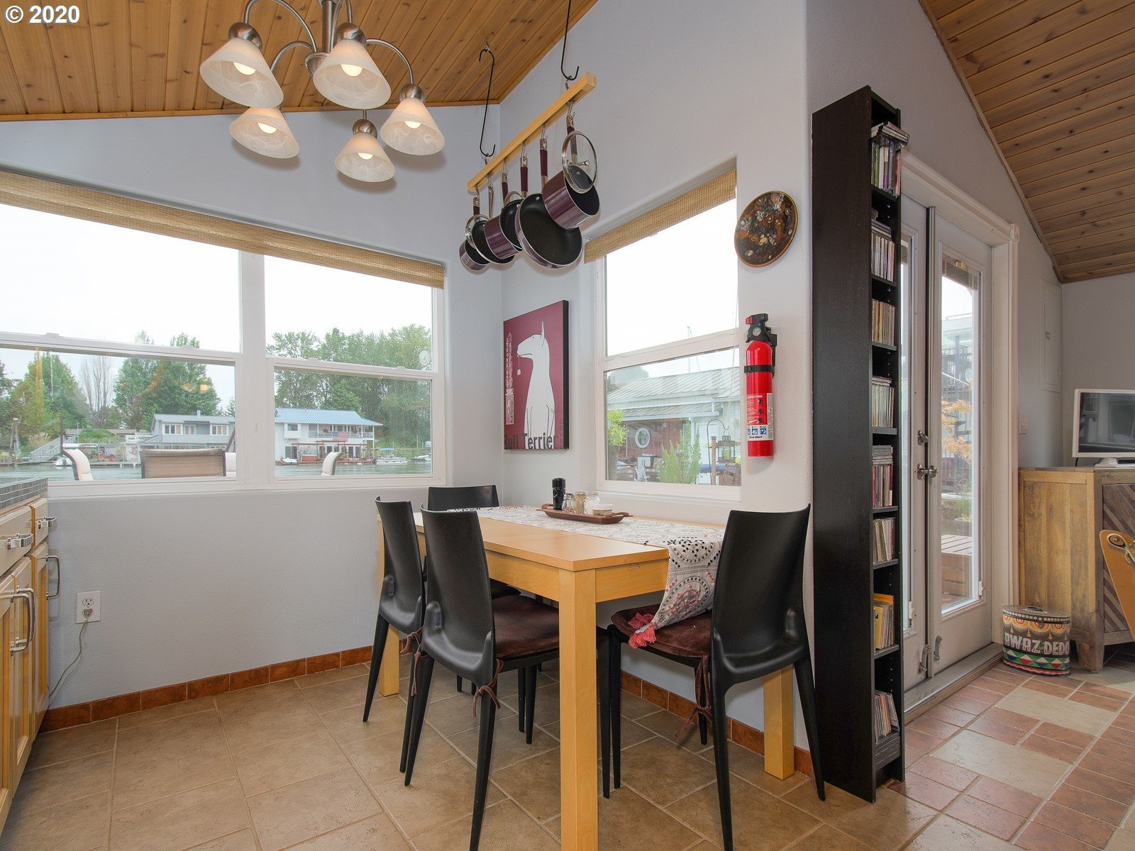 309 North Bridgeton Road, Unit A Portland, OR 97217 - Photo 10 of 25 Gallery Image 10