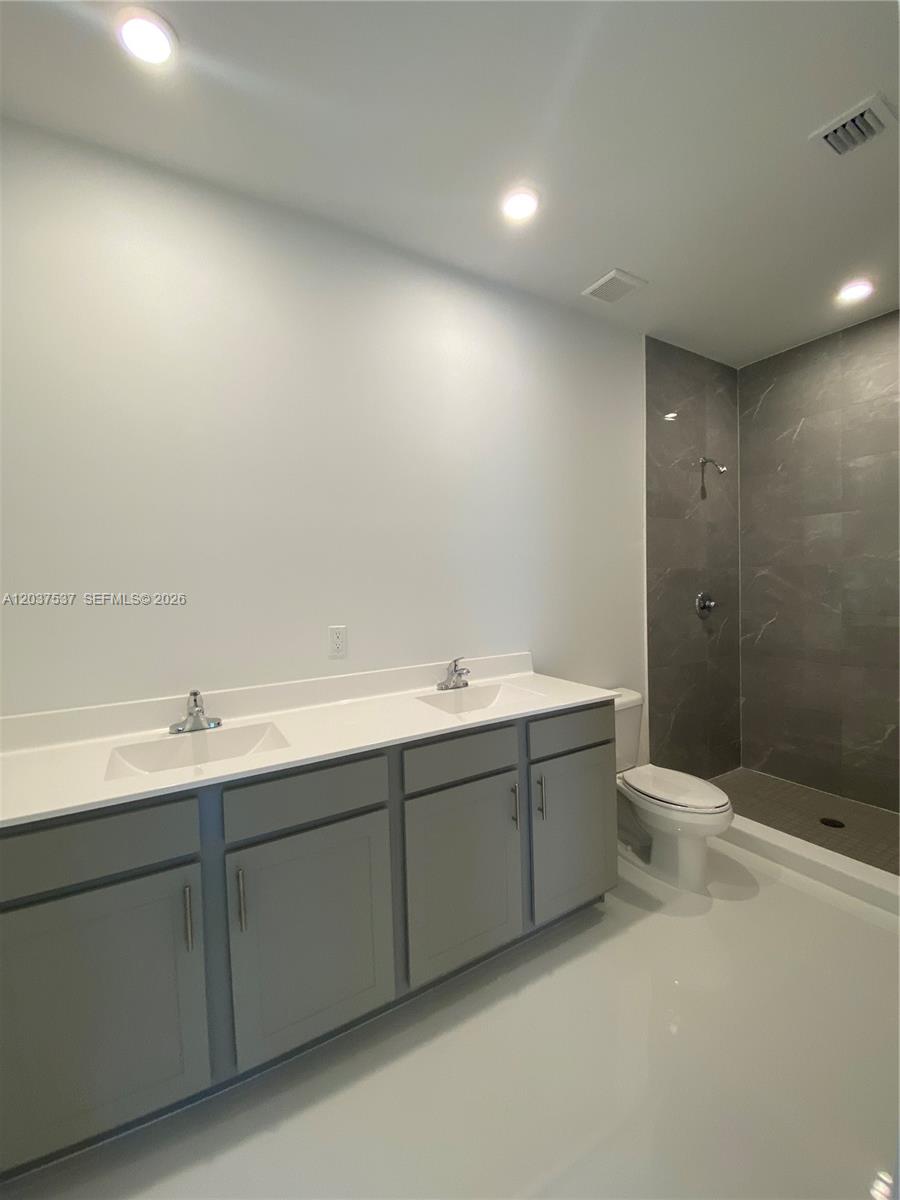 2402 Southwest 145th Place Miami, FL 33184 - Photo 6 of 12