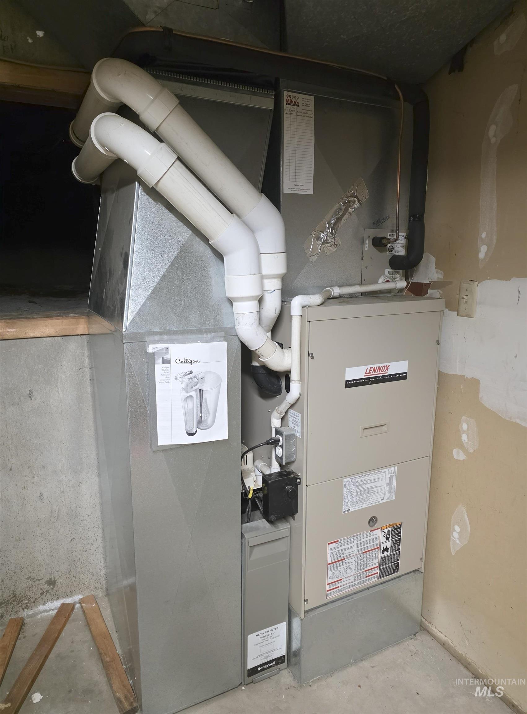 209 Harding Street Asotin, WA 99402 - Photo 29 of 29 Utilities with heating unit