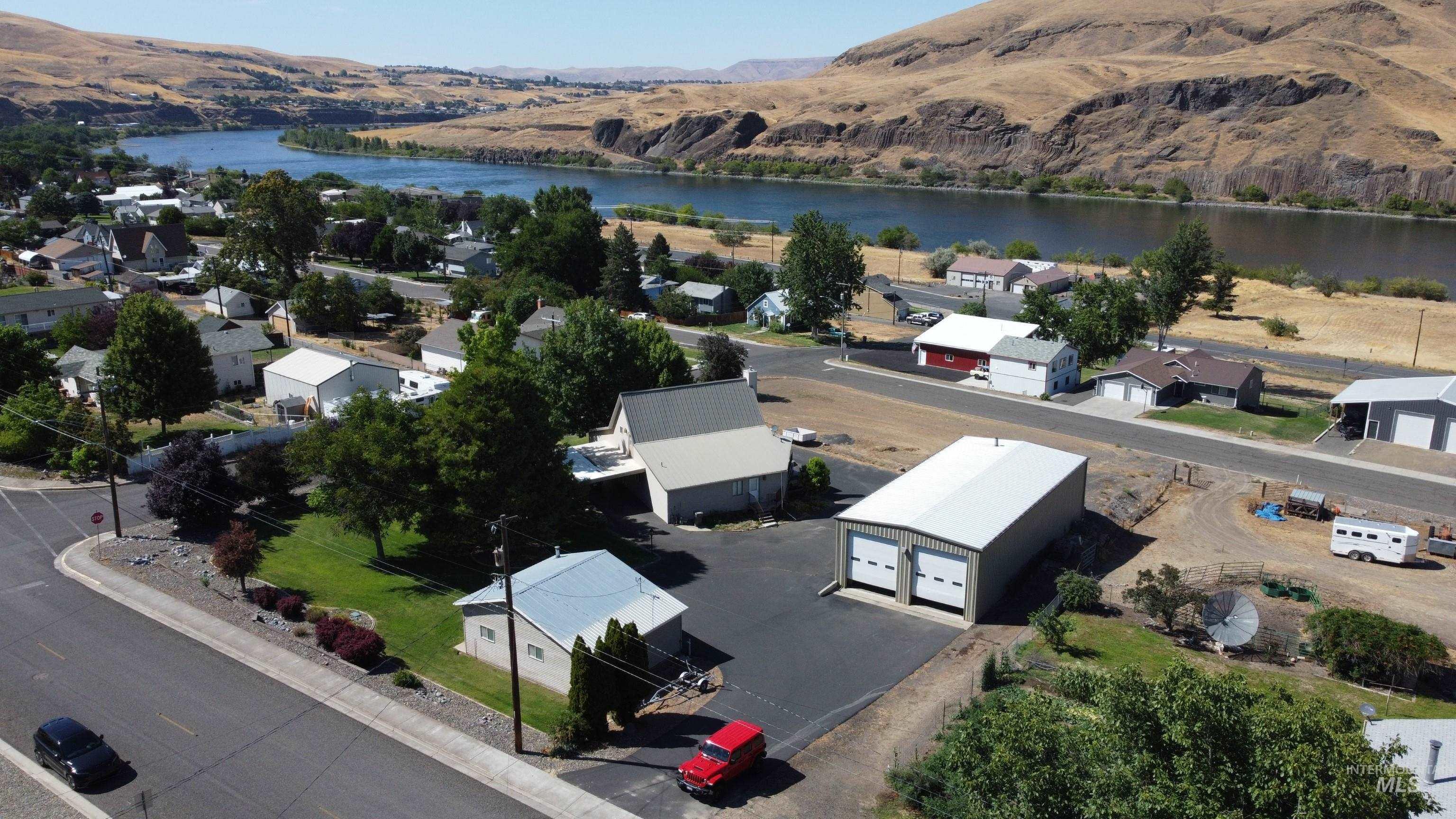 209 Harding Street Asotin, WA 99402 - Photo 5 of 29 Aerial view of residential area with a water and mountain view